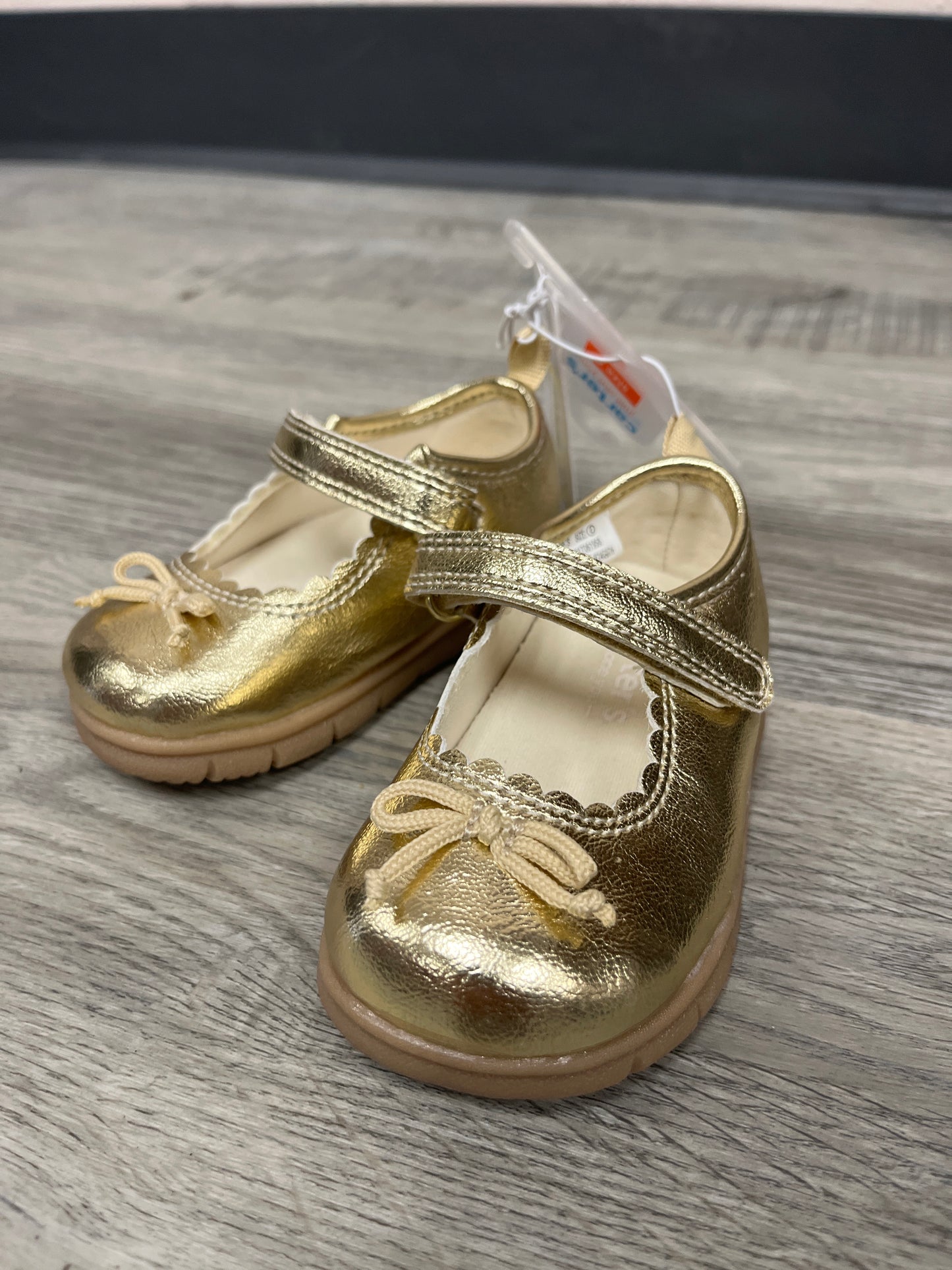 Shoes 4c gold velcro