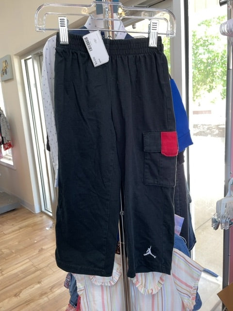 air jordan pant (size: 3t)