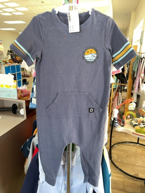one-piece (size: 18m)