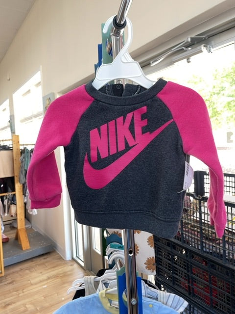 nike crewneck (size: 9m)
