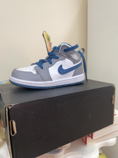 nike jordans (shoe size: 8c)