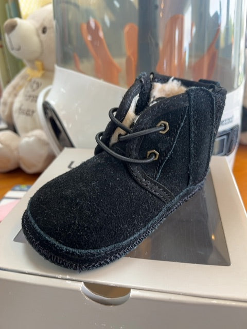 uggs, 12m